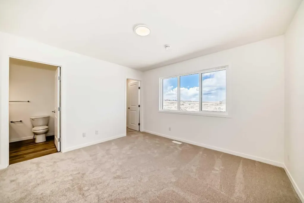 1078 Sawgrass Link NW Airdrie AB T4B5V2