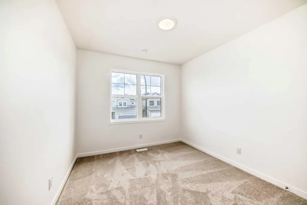 1078 Sawgrass Link NW Airdrie AB T4B5V2