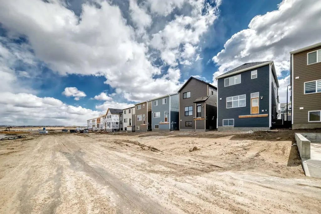 1078 Sawgrass Link NW Airdrie AB T4B5V2