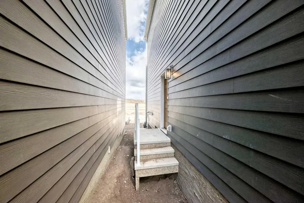 1078 Sawgrass Link NW Airdrie AB T4B5V2