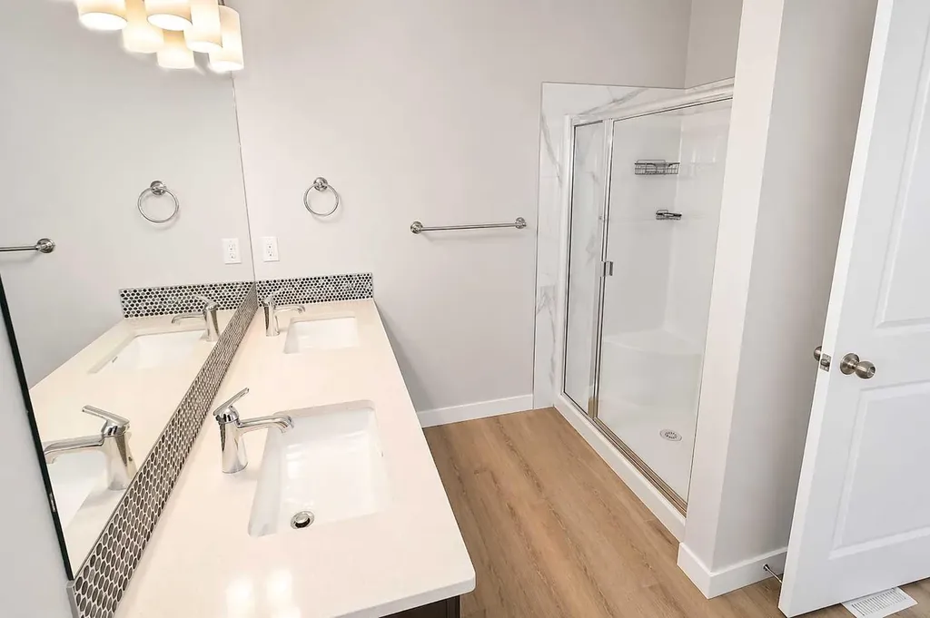 4438 Van Eaton Way Clive AB T0C 0Y0
