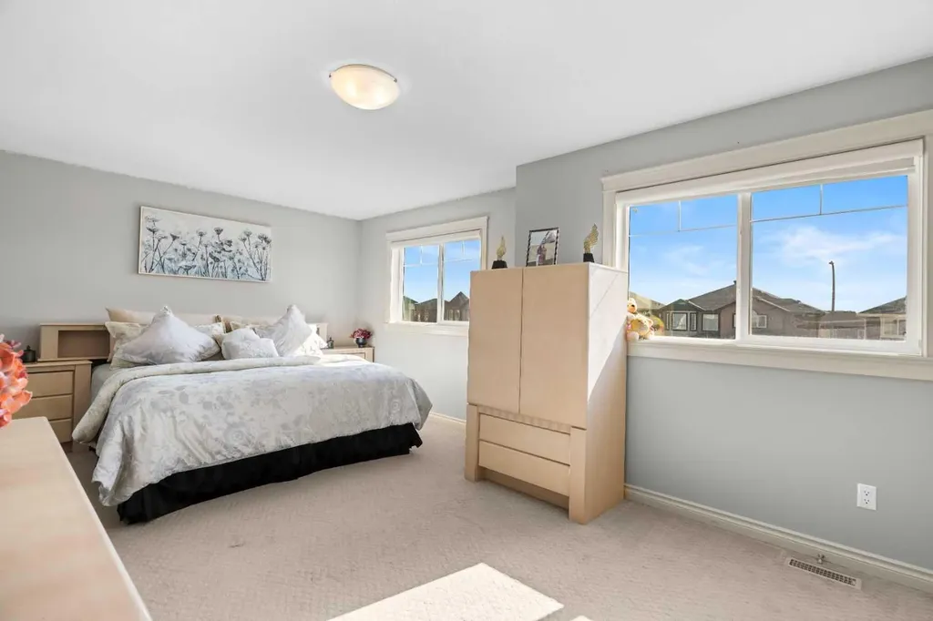 409 Kinniburgh Boulevard Chestermere AB T1X0P4