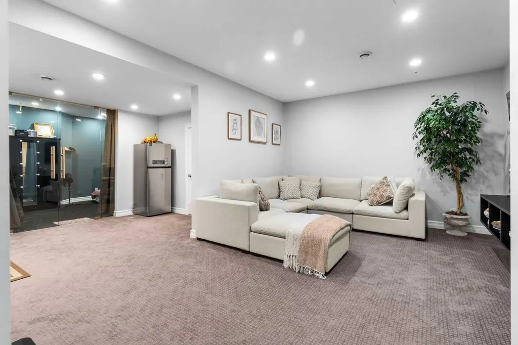 409 Kinniburgh Boulevard Chestermere AB T1X0P4