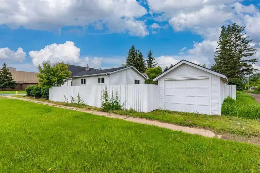4504 49 Street Lloydminster SK S9V 0L5