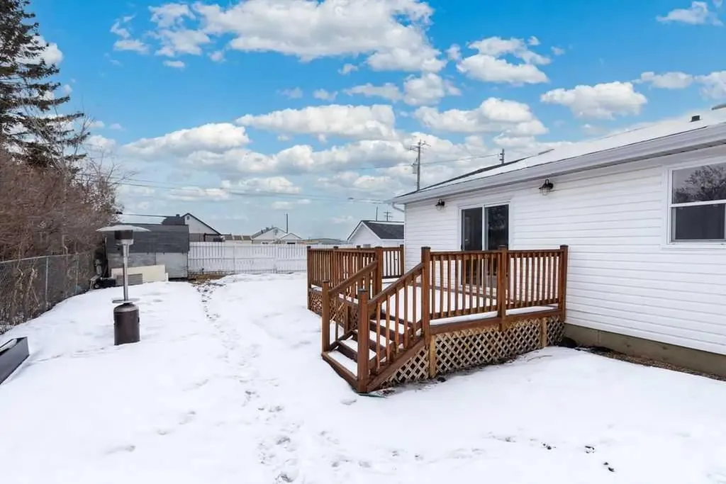4504 49 Street Lloydminster SK S9V 0L5