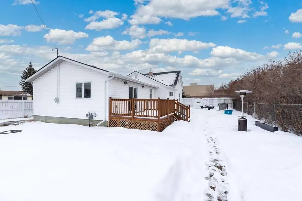 4504 49 Street Lloydminster SK S9V 0L5