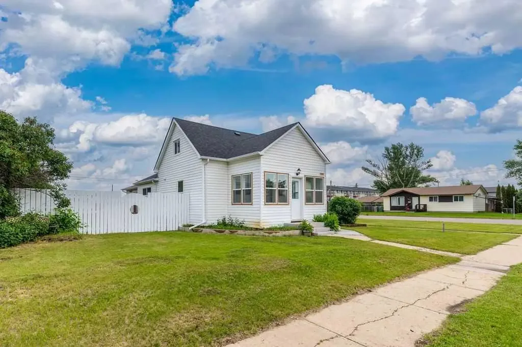 4504 49 Street Lloydminster SK S9V 0L5