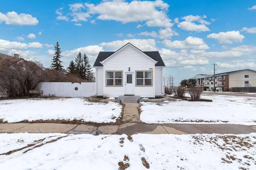 4504 49 Street Lloydminster SK S9V 0L5