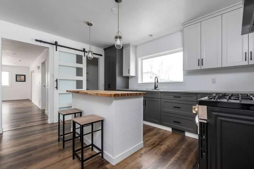 4504 49 Street Lloydminster SK S9V 0L5