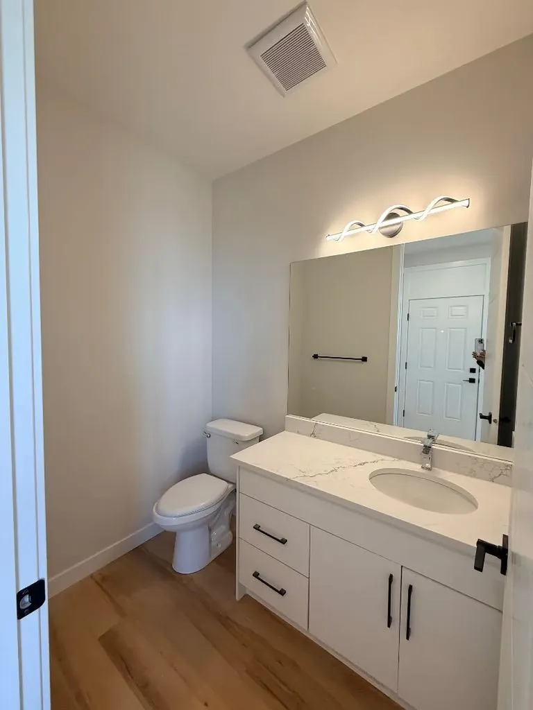 1927 Mccaskill Drive Crossfield AB T0M 0S0
