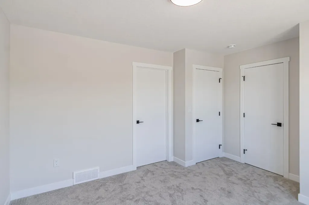 1927 Mccaskill Drive Crossfield AB T0M 0S0