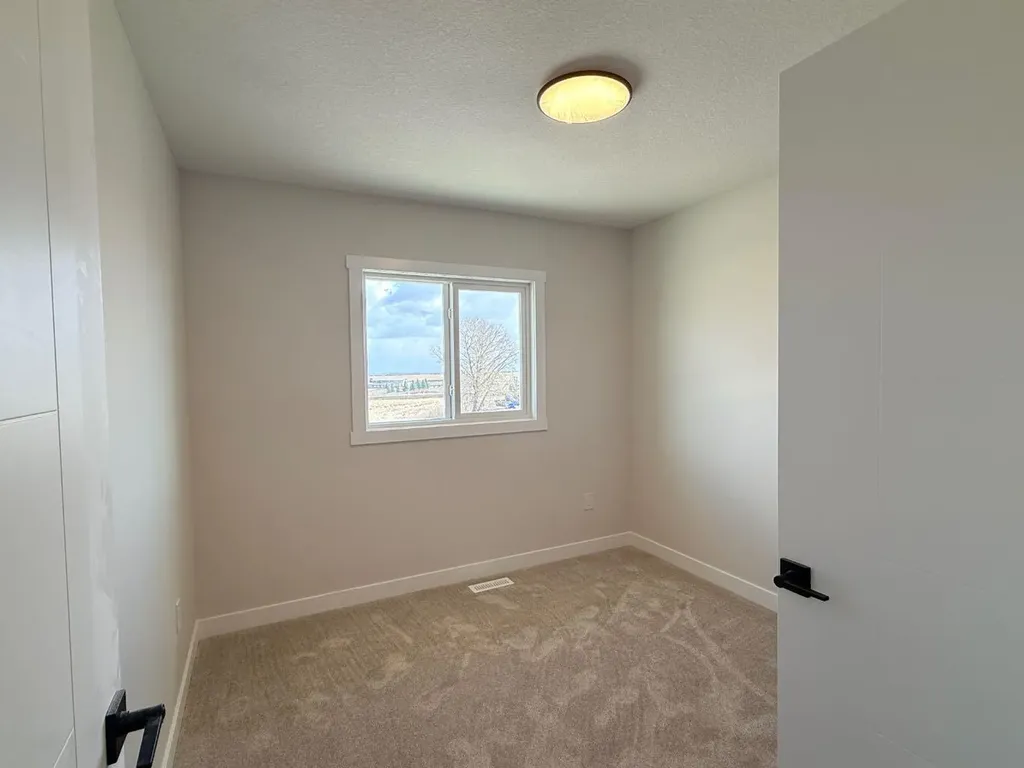 1927 Mccaskill Drive Crossfield AB T0M 0S0