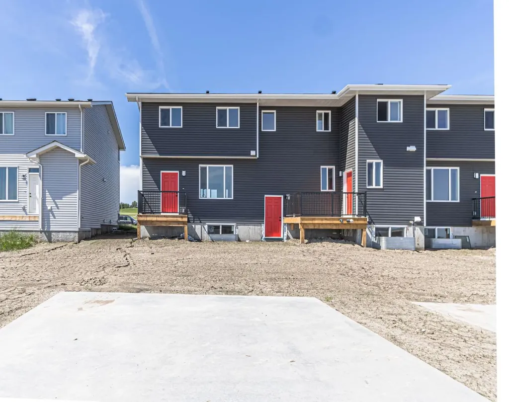 1927 Mccaskill Drive Crossfield AB T0M 0S0