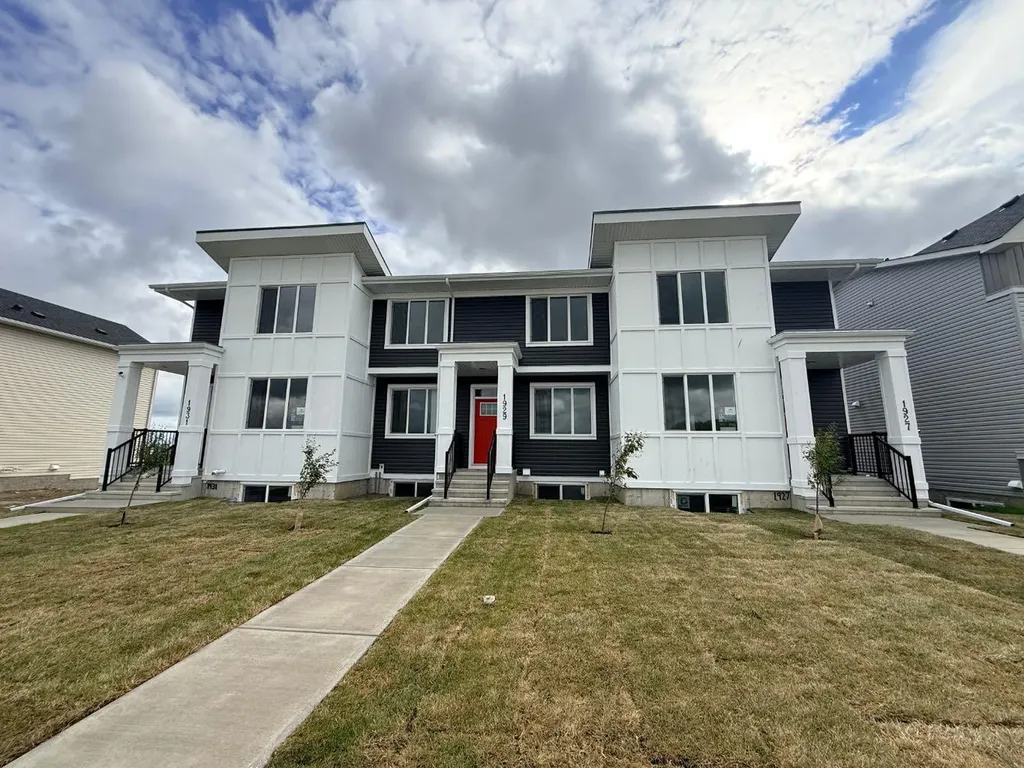 1927 Mccaskill Drive Crossfield AB T0M 0S0