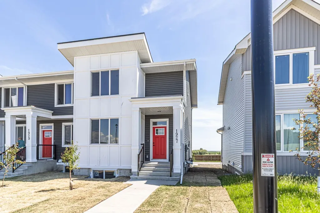 1927 Mccaskill Drive Crossfield AB T0M 0S0