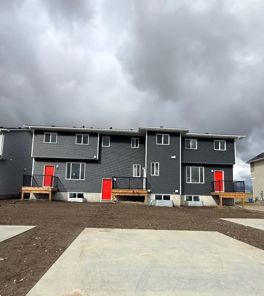 1927 Mccaskill Drive Crossfield AB T0M 0S0