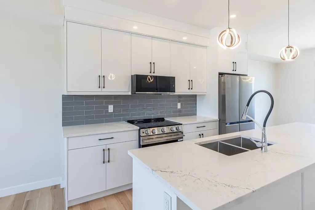 1927 Mccaskill Drive Crossfield AB T0M 0S0