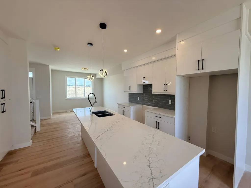 1927 Mccaskill Drive Crossfield AB T0M 0S0