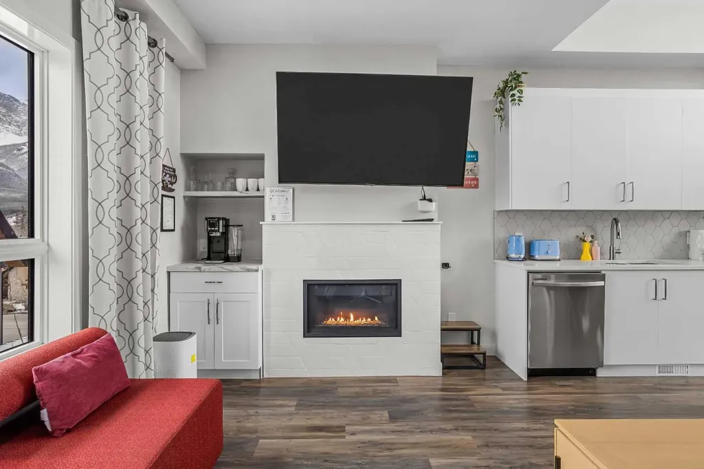 105 Kananaskis Way Canmore AB T1W 1N7