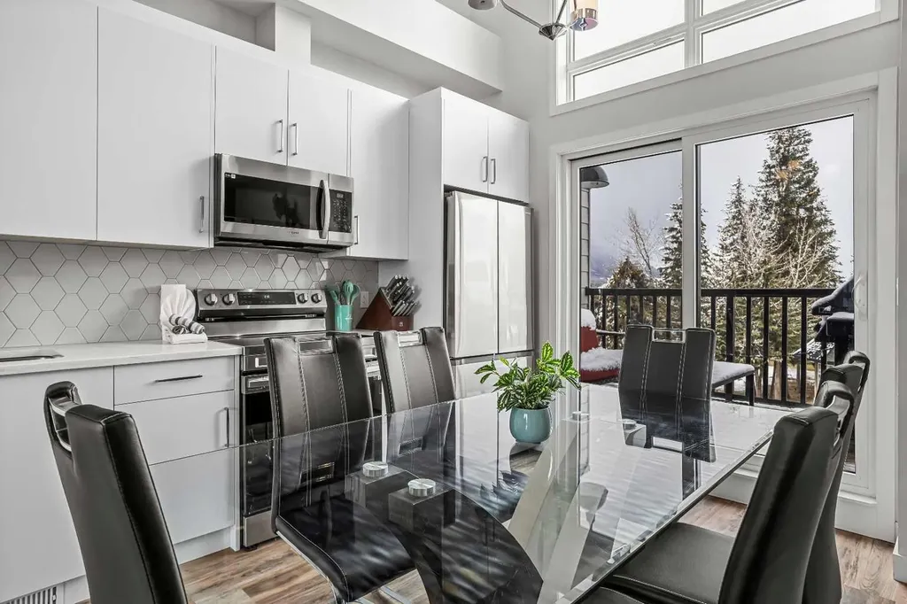 105 Kananaskis Way Canmore AB T1W 1N7
