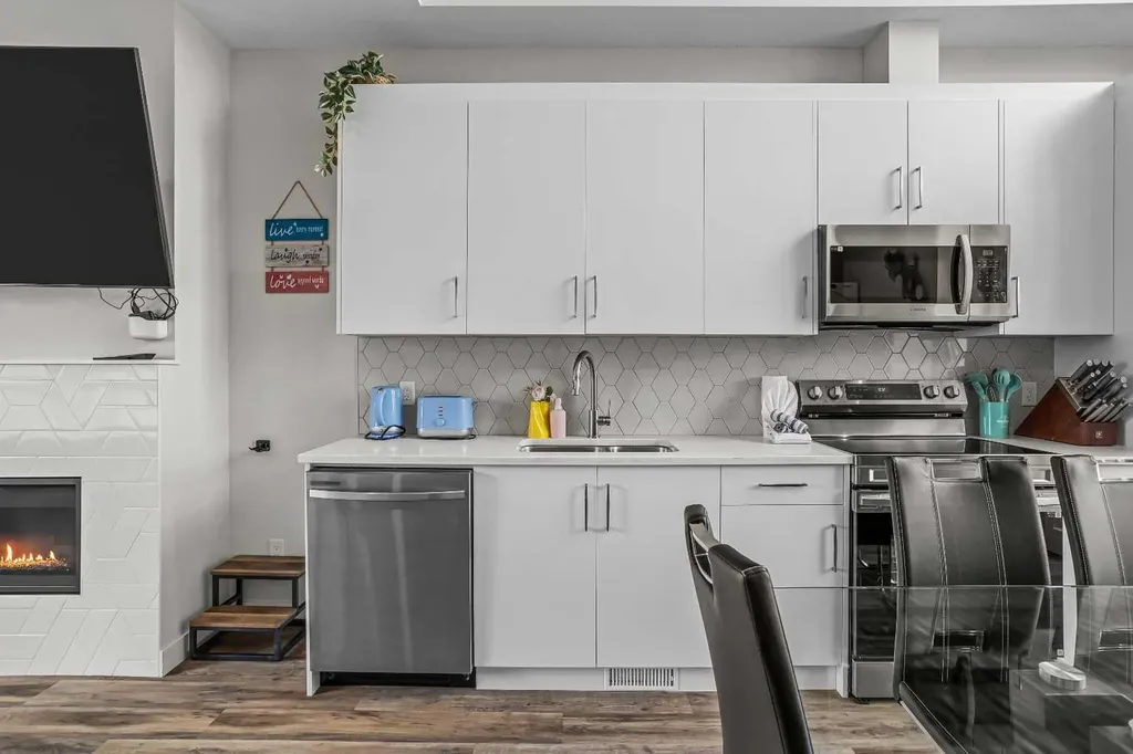 105 Kananaskis Way Canmore AB T1W 1N7