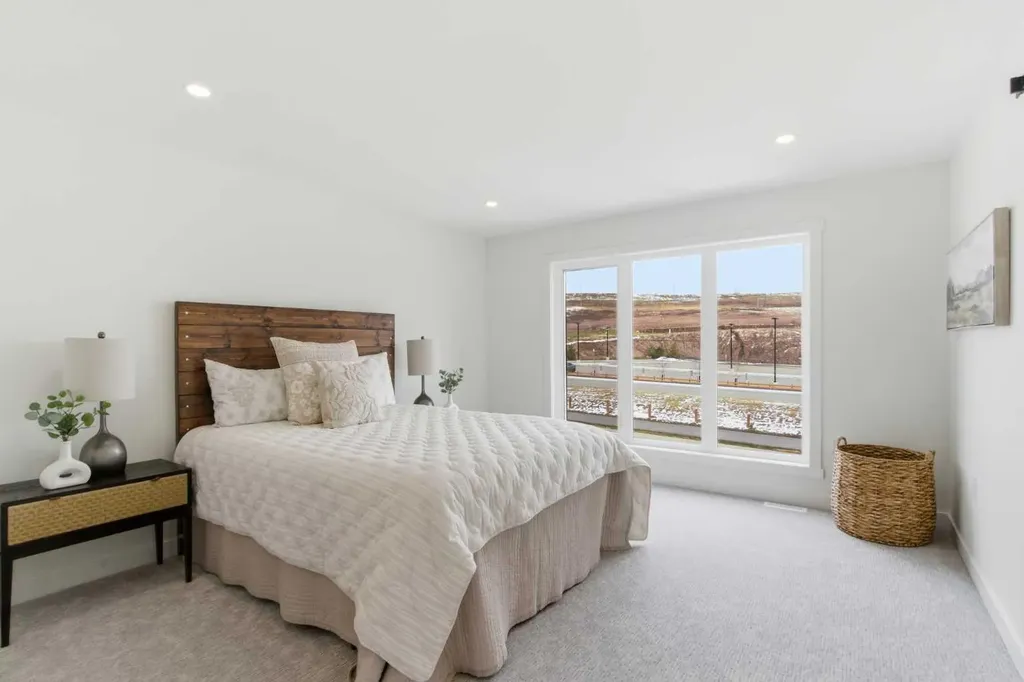 2119 Mackay Road NW Calgary AB T3B 1C9