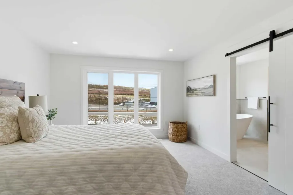 2119 Mackay Road NW Calgary AB T3B 1C9