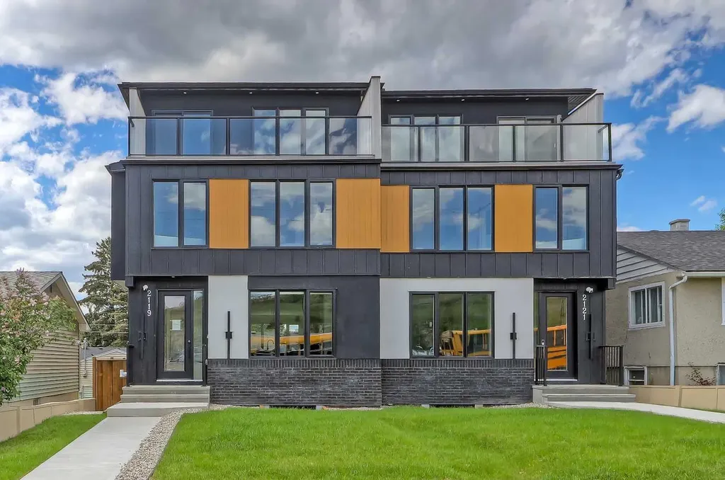 2119 Mackay Road NW Calgary AB T3B 1C9