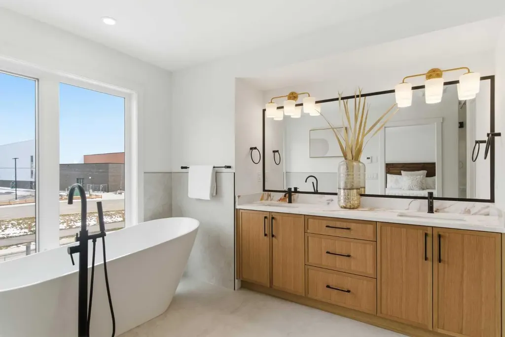 2119 Mackay Road NW Calgary AB T3B 1C9