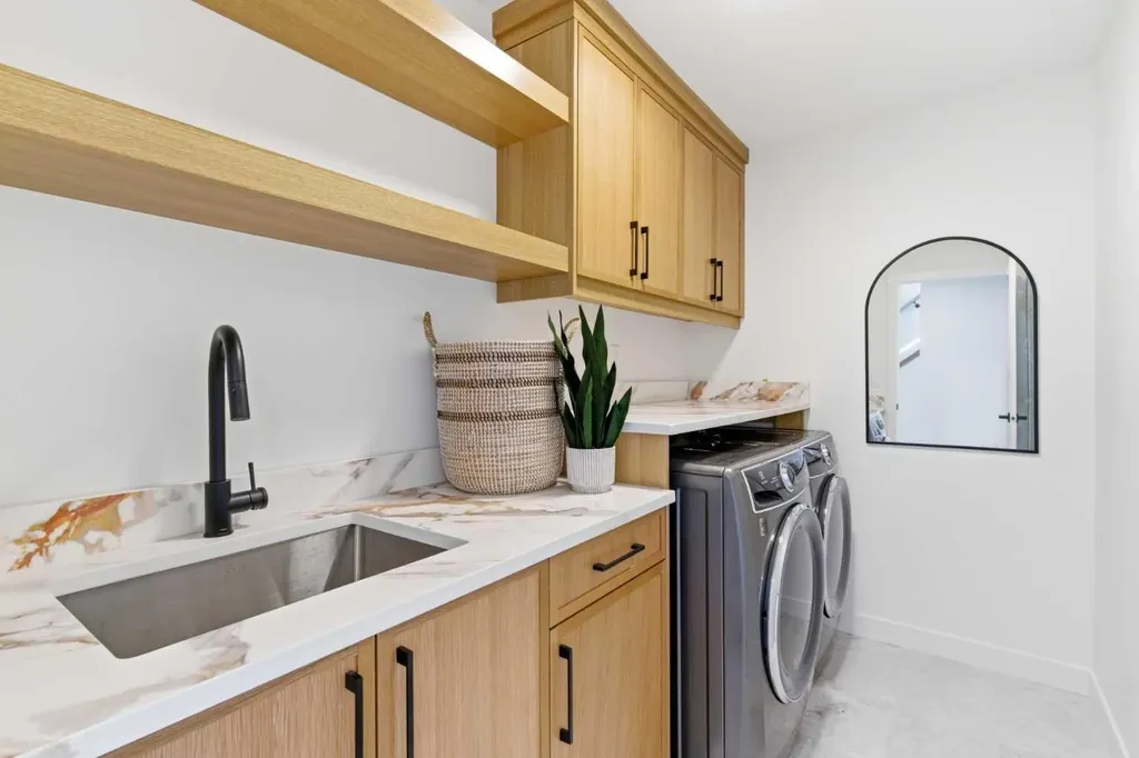 2119 Mackay Road NW Calgary AB T3B 1C9