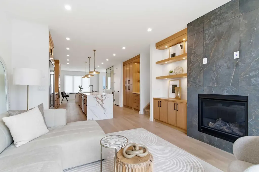 2119 Mackay Road NW Calgary AB T3B 1C9