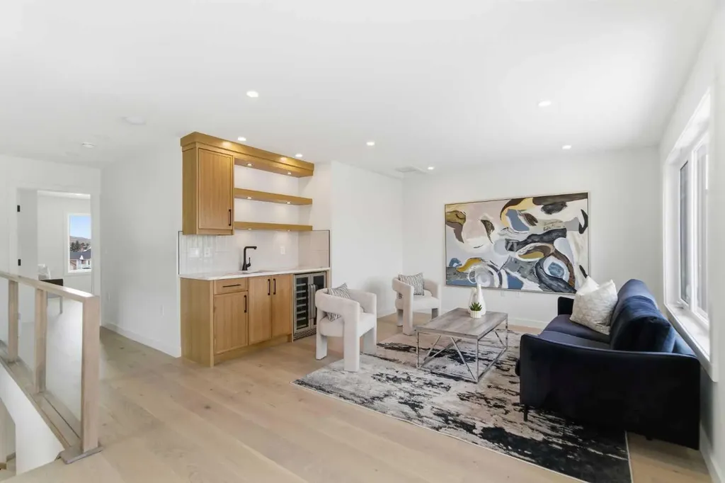2119 Mackay Road NW Calgary AB T3B 1C9