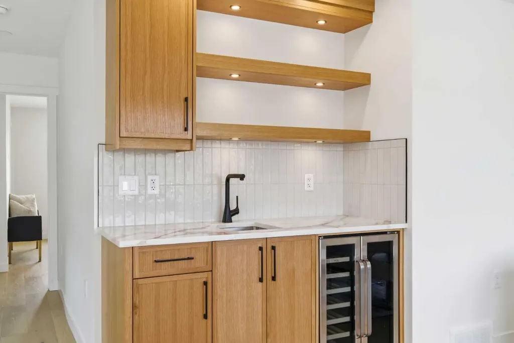 2119 Mackay Road NW Calgary AB T3B 1C9