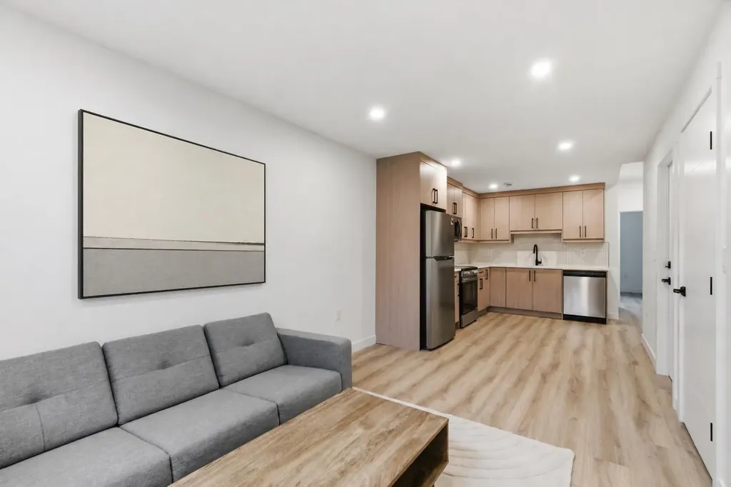 2119 Mackay Road NW Calgary AB T3B 1C9