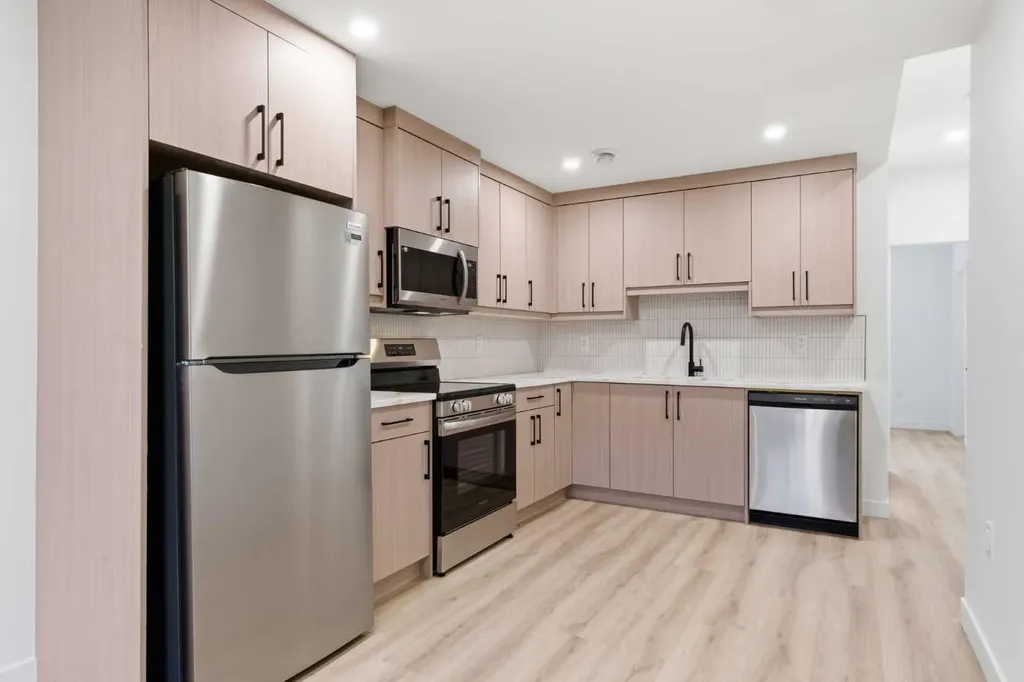 2119 Mackay Road NW Calgary AB T3B 1C9