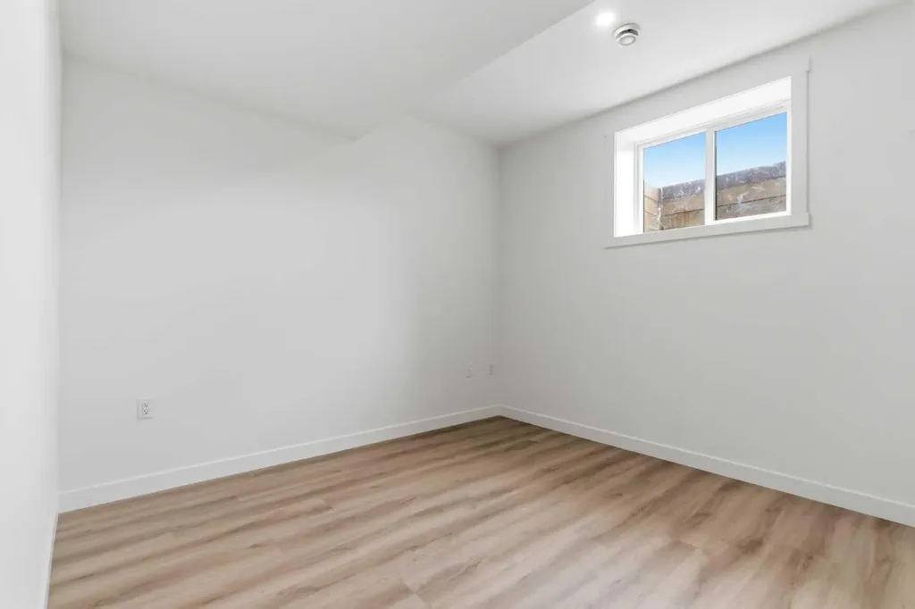 2119 Mackay Road NW Calgary AB T3B 1C9