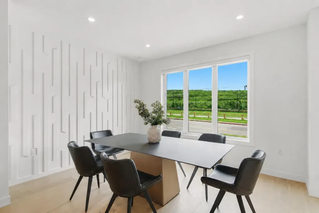 2119 Mackay Road NW Calgary AB T3B 1C9