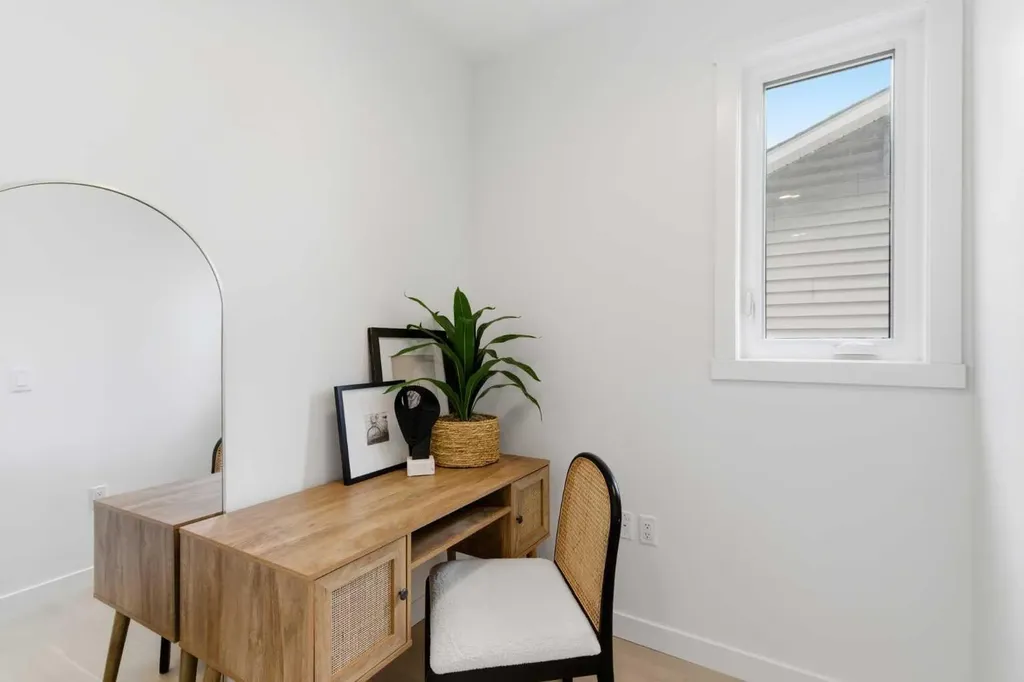 2119 Mackay Road NW Calgary AB T3B 1C9