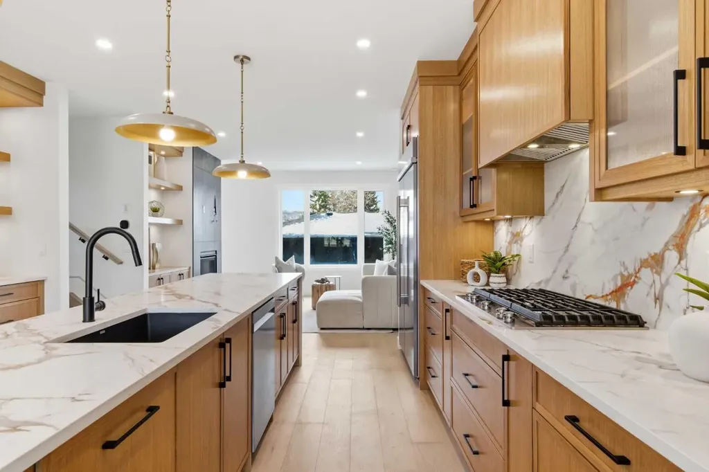 2119 Mackay Road NW Calgary AB T3B 1C9