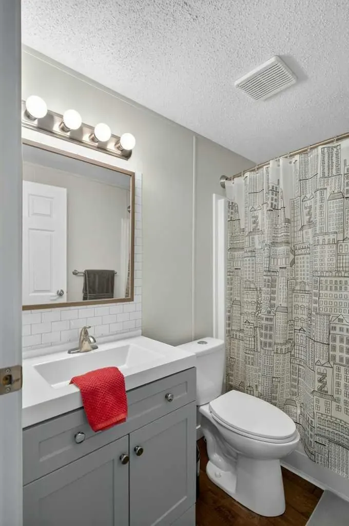 3223 83 Street NW Calgary AB T2B 5N7