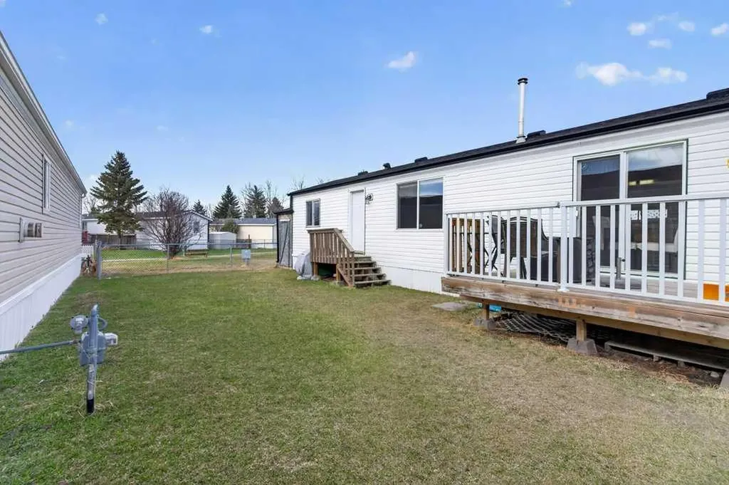 3223 83 Street NW Calgary AB T2B 5N7
