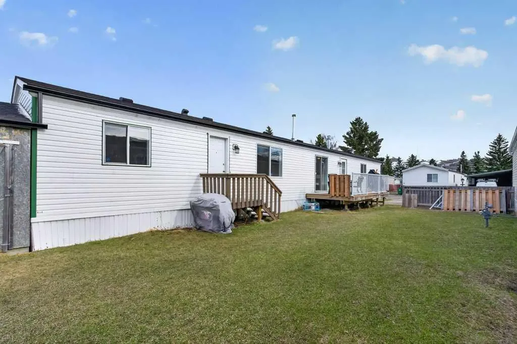 3223 83 Street NW Calgary AB T2B 5N7