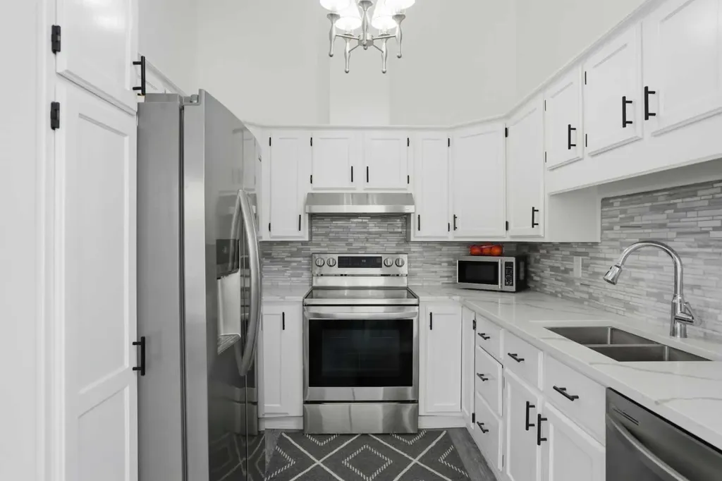 203 Shawglen Road SW Calgary AB T2Y 1Y2