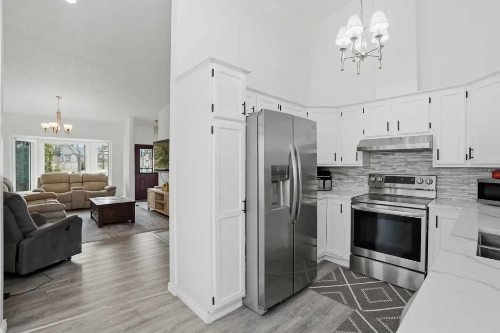 203 Shawglen Road SW Calgary AB T2Y 1Y2