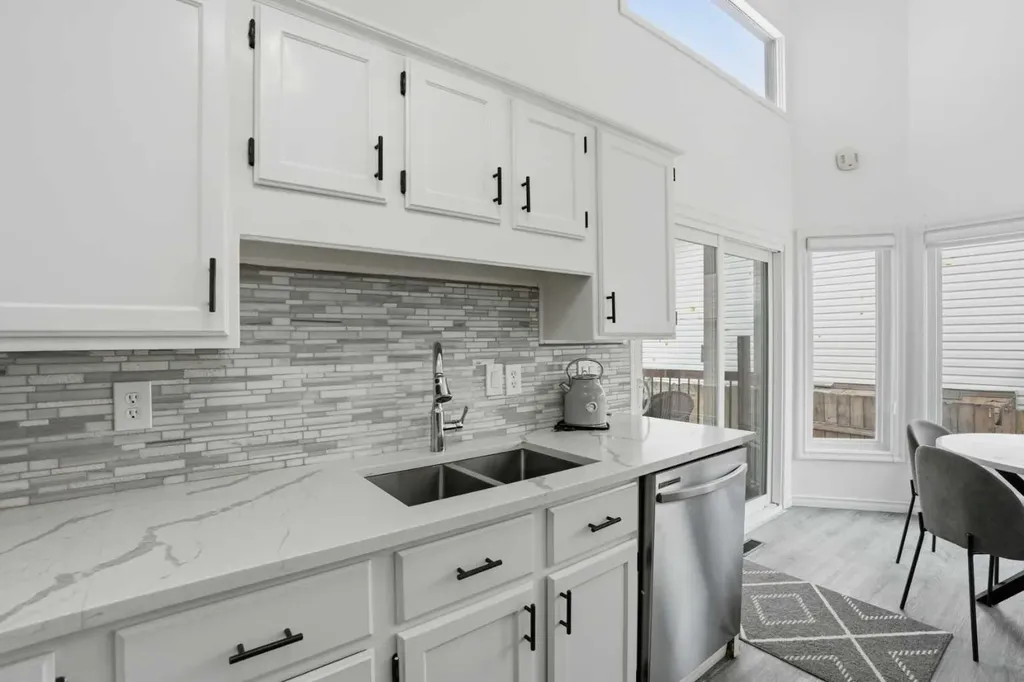 203 Shawglen Road SW Calgary AB T2Y 1Y2