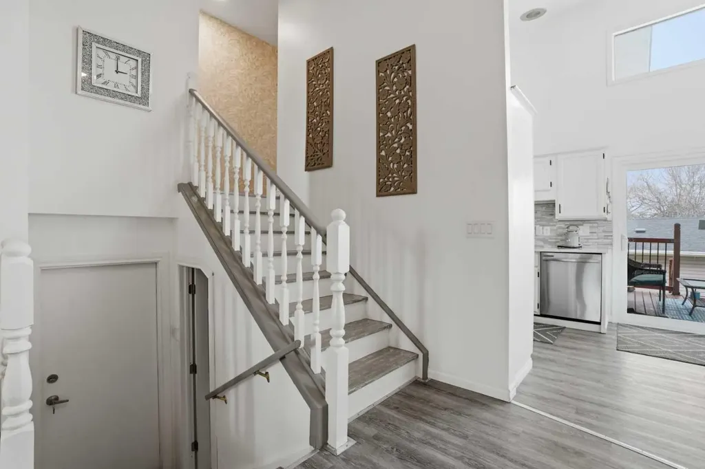 203 Shawglen Road SW Calgary AB T2Y 1Y2