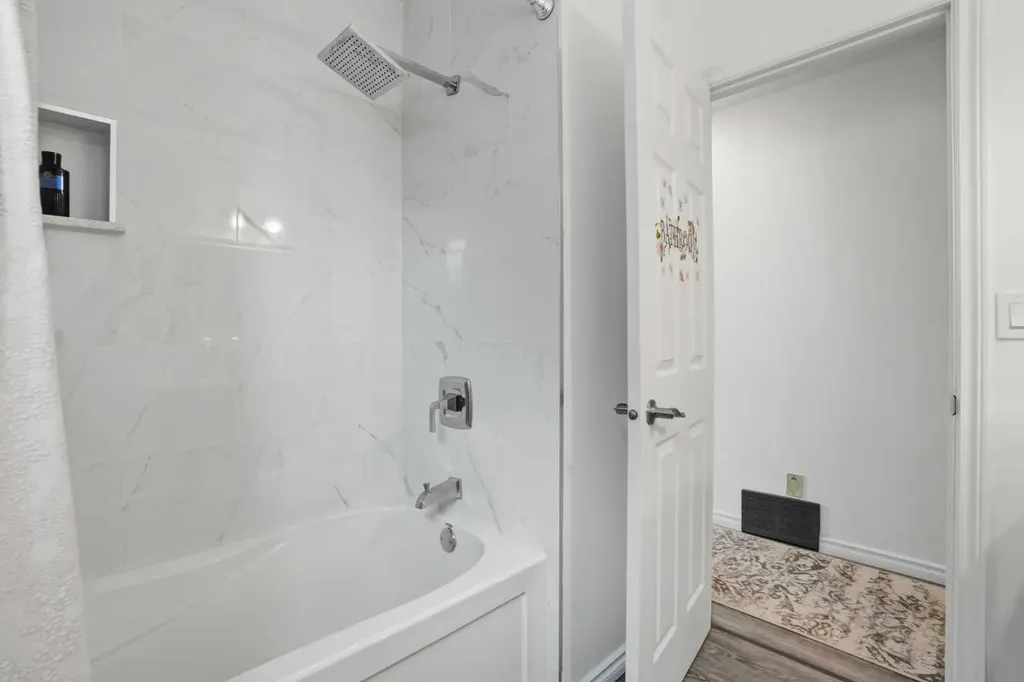 203 Shawglen Road SW Calgary AB T2Y 1Y2