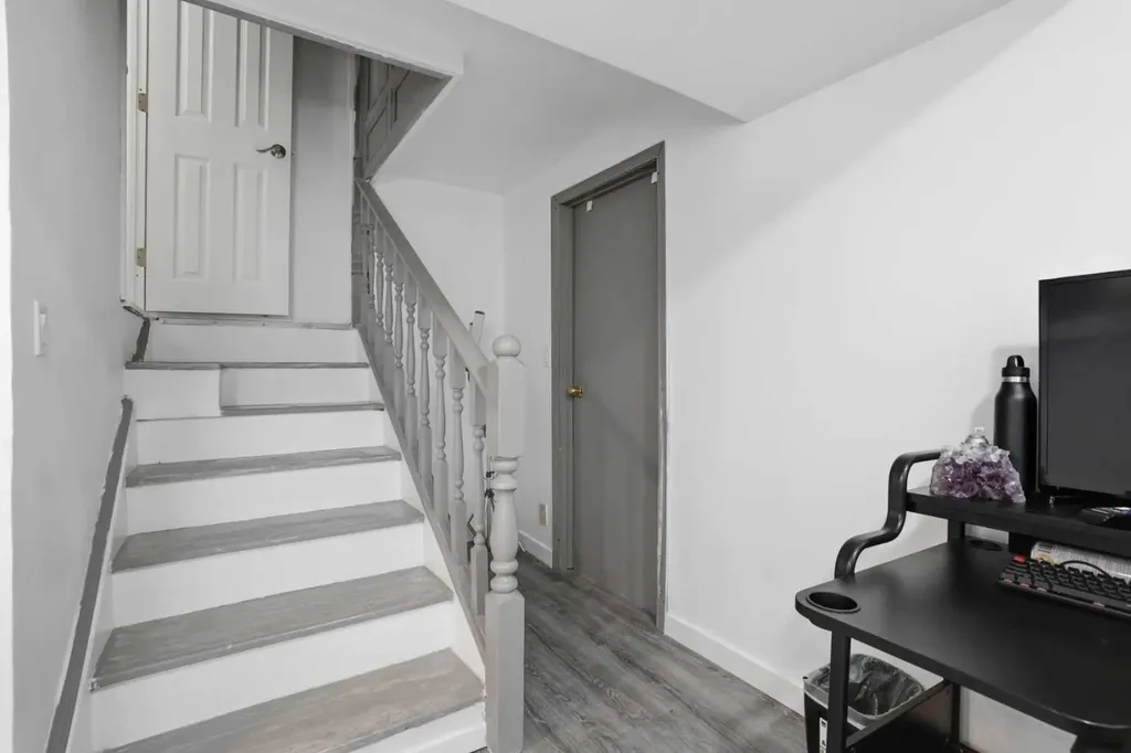 203 Shawglen Road SW Calgary AB T2Y 1Y2