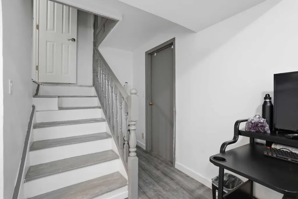 203 Shawglen Road SW Calgary AB T2Y 1Y2