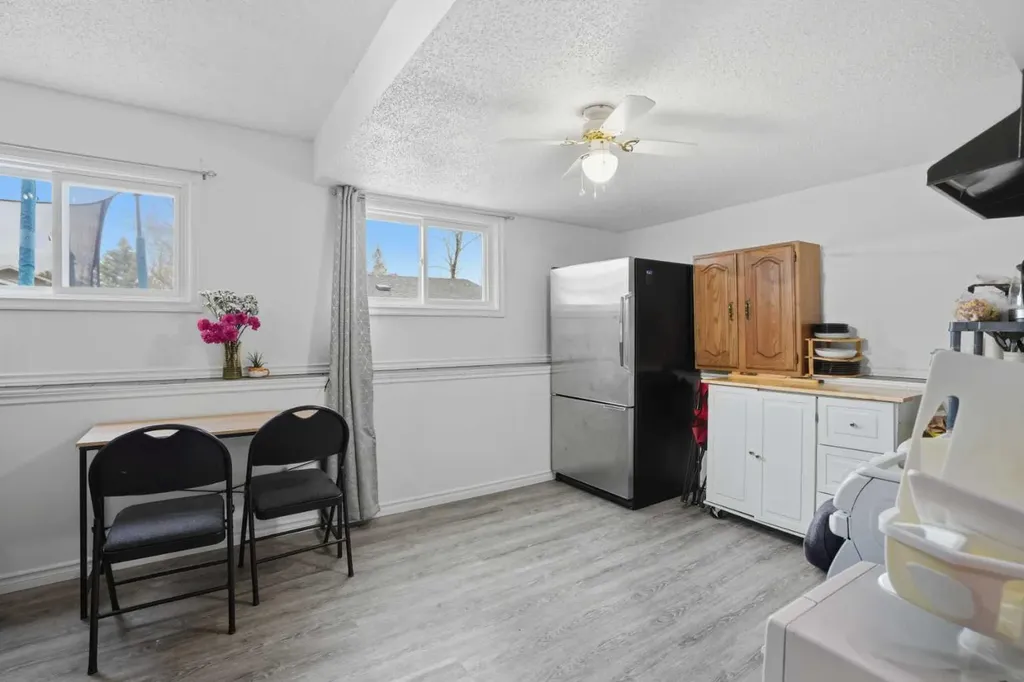 203 Shawglen Road SW Calgary AB T2Y 1Y2